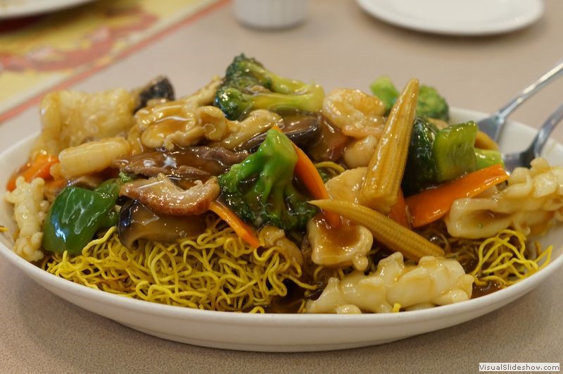 Deluxe Noodles Restaurant - Cantonese Chow Mein