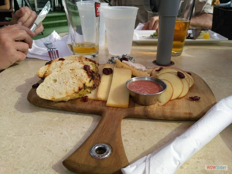 Dam Pub Restaurant with Corey and Judy 01 - Cheese Plate