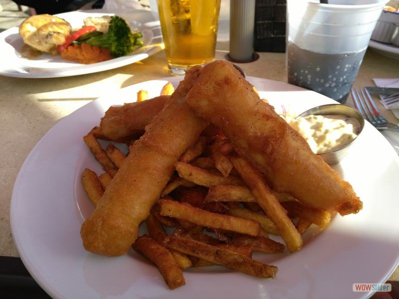 Dam Pub Restaurant with Corey and Judy 03 - Fish and Chips