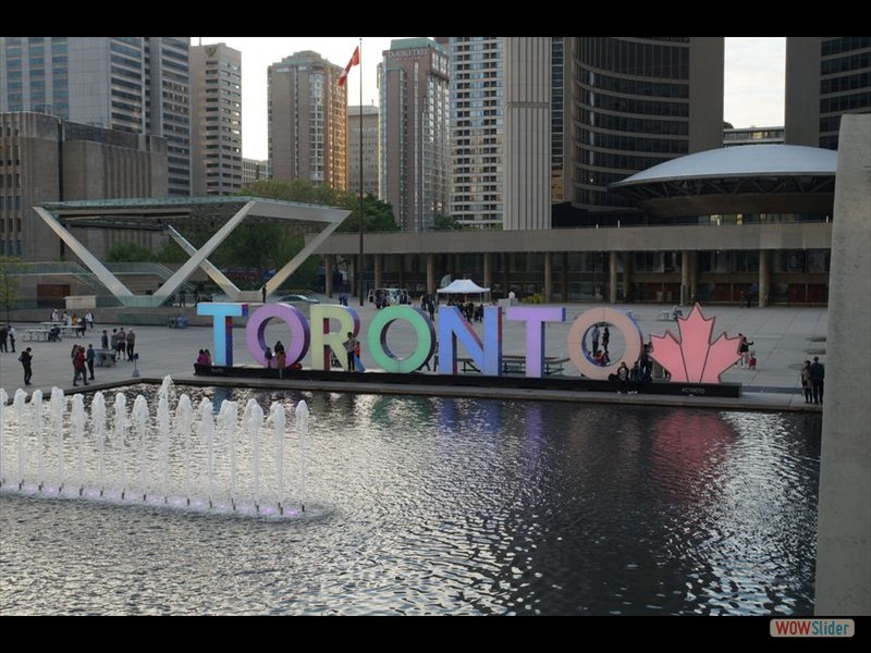 Nathan Phillips Square in Toronto 05