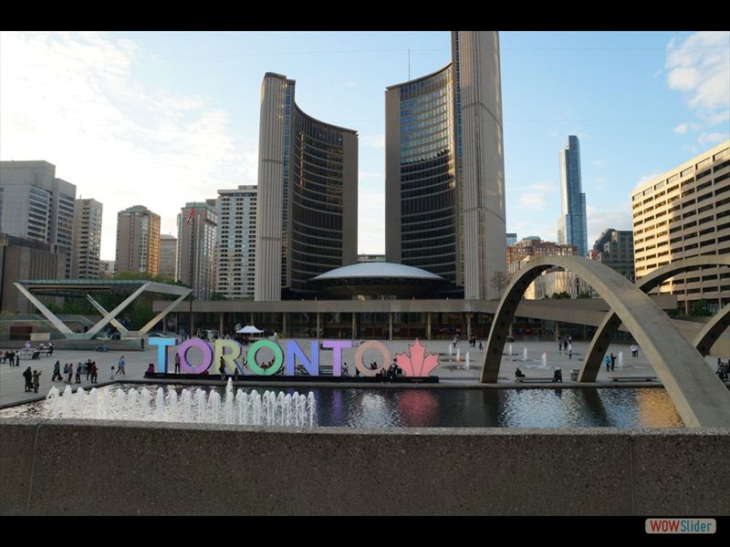 Nathan Phillips Square in Toronto 07