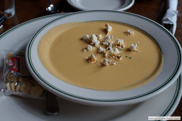 Old Fashioned - Cheese Soup with Popcorn