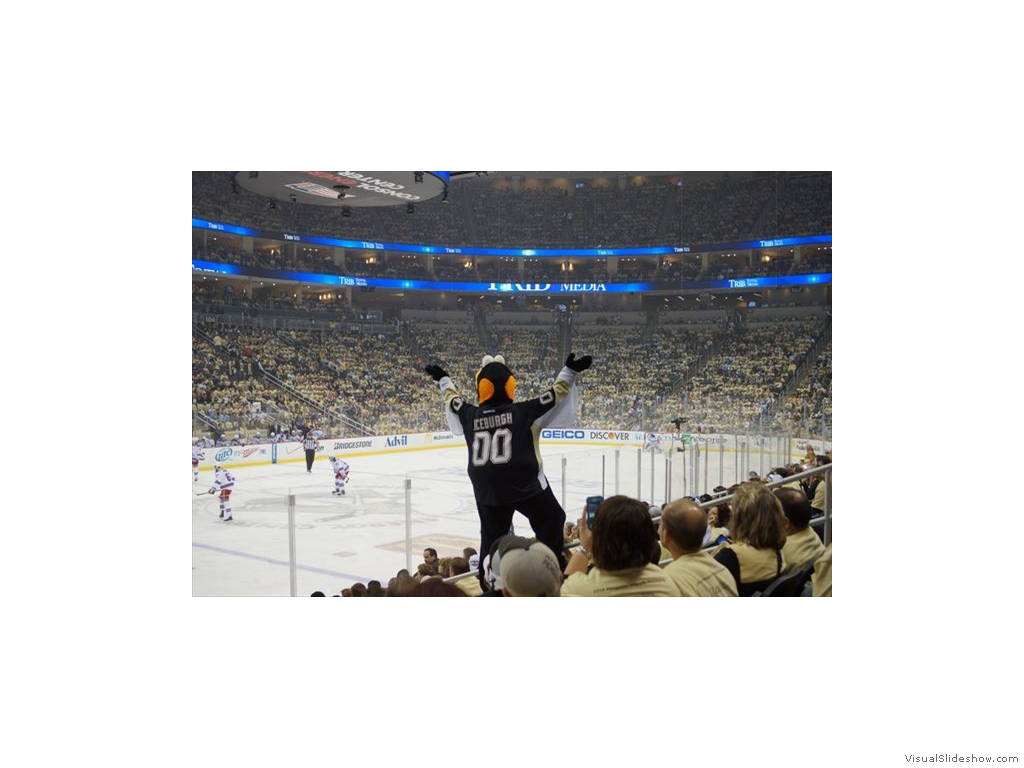 Pittsburgh Penguns vs New York Rangers - Iceburgh Mascot