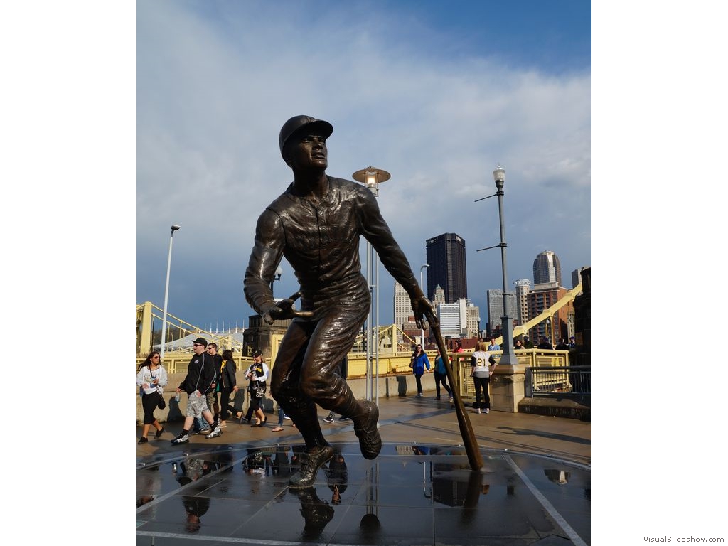 Roberto Clemente Statue by the Roberto Clemente Bridge