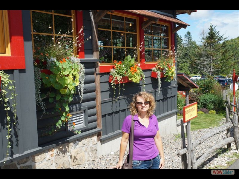 Petit Poucet Restaurant - Rhonda with Flowers