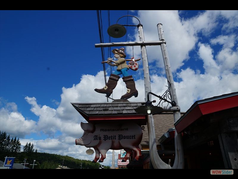 Petit Poucet Restaurant - Sign