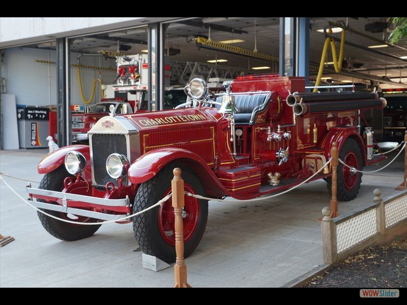 Downtown PEI 04 - Old Firetruck