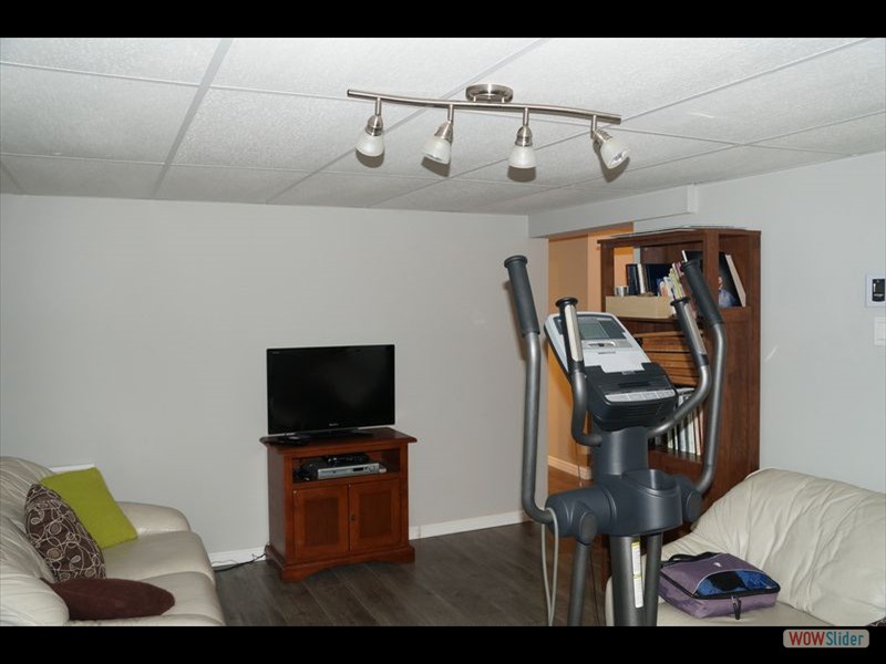 Maison rénovée, grande cour 01